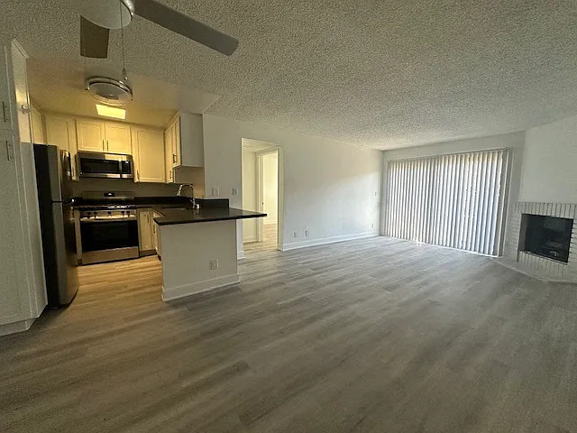 Chateau Woodley Hart Apartments — Photo 2