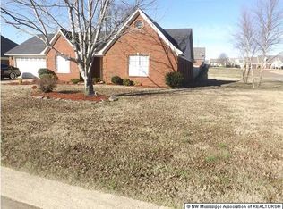4174 Ravenwood Dr N, Horn Lake, MS 38637