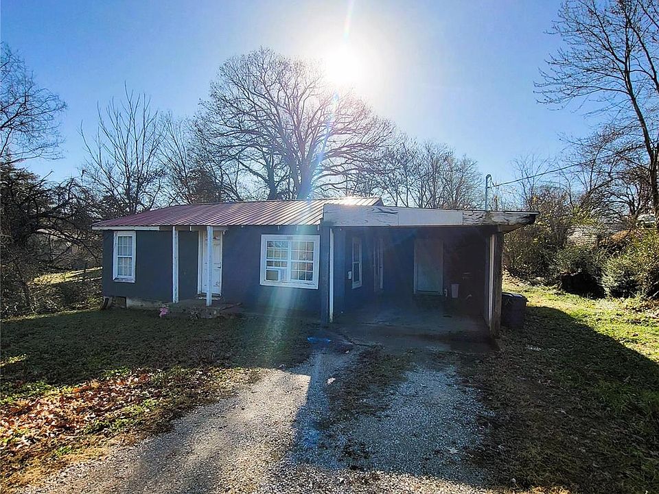 1st image of 838 Davis St