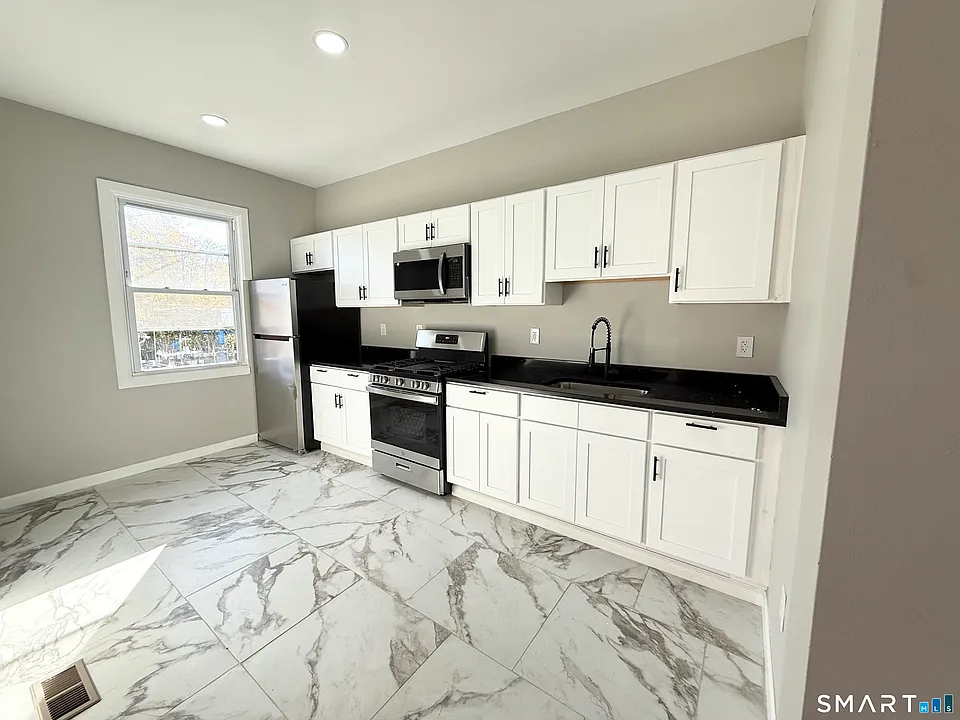 41 Howe St