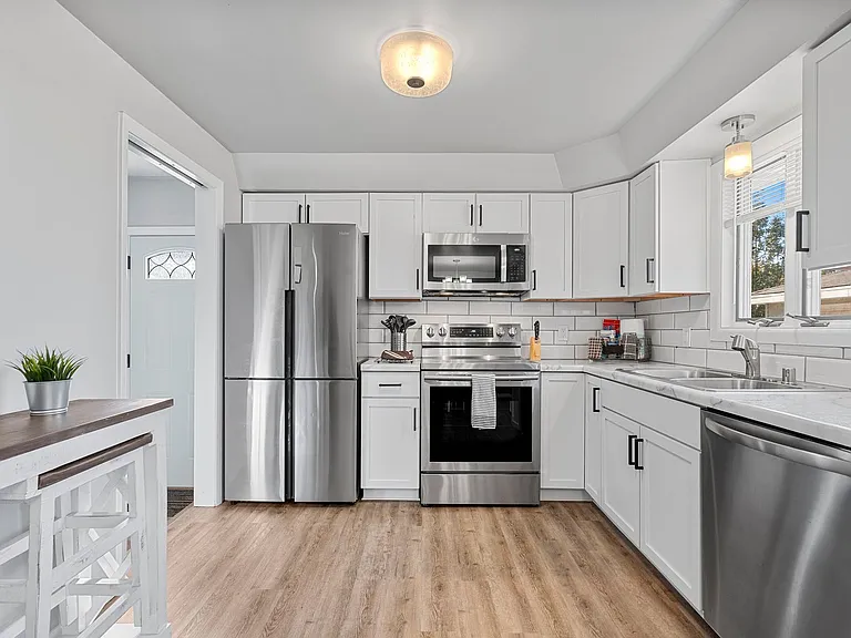 2627 S Jackson St — Photo 5