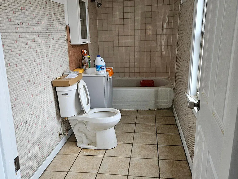 11842 S Princeton Ave — Photo 11