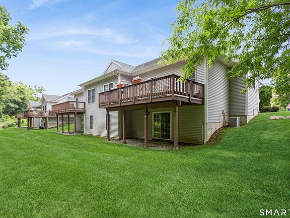 3rd image of 111 Pondview Circle
