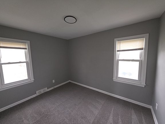 2nd image of 4844 Chatsworth St #2
