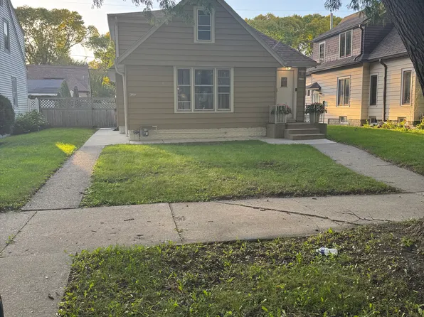 (undisclosed Address), Milwaukee, WI 53216