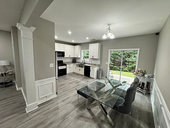 5th image of 2178 Executive Dr