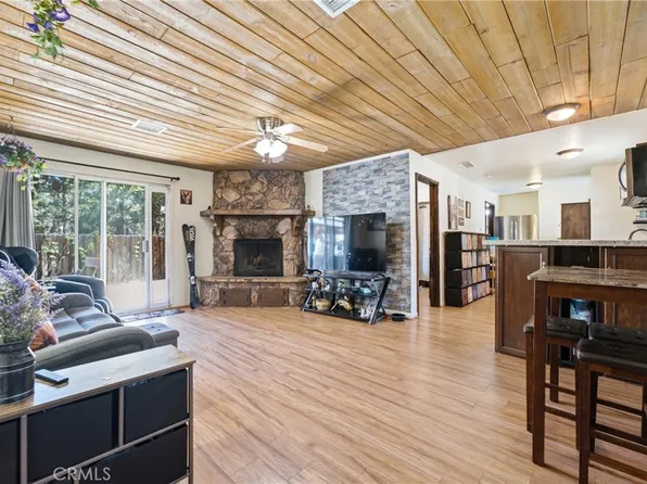 2099 4th Ln, Big Bear City, CA 92314