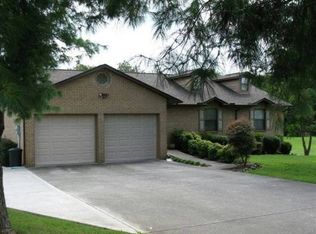 2815 Kendra Dr, Louisville, TN 37777
