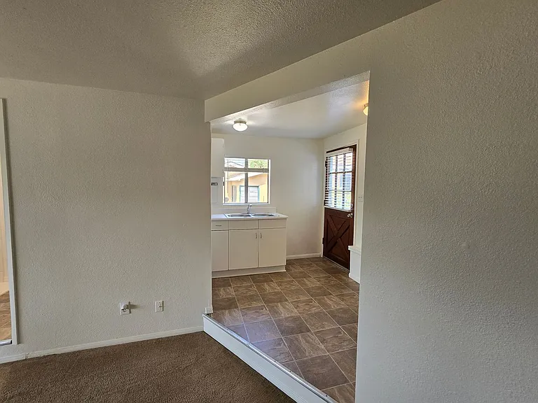 1662 S Juniper St S #C — Photo 12