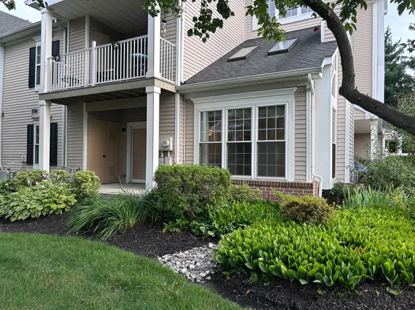 203A Saxony Dr, Mount Laurel, NJ 08054