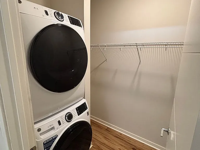 The Outlook Apartments — Photo 34