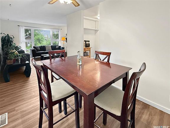 4th image of 33 7th AVENUE NE