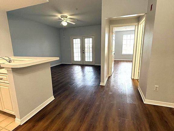 5th image of 2013 Tizewell Cir Unit 1-1418