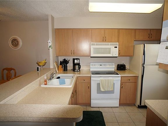 4th image of 1627 Mission Hills Blvd