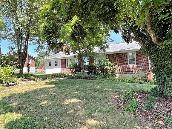 2nd image of 225 Kimball Ln