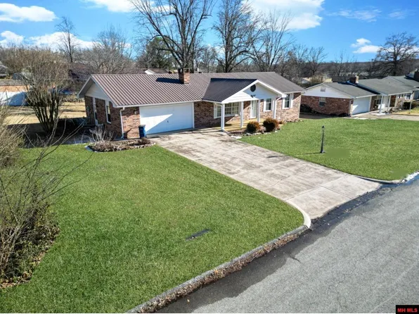 1505 Berry Ln, Mountain Home, AR 72653