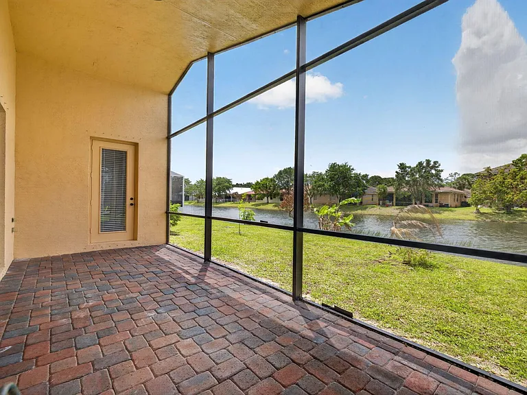 2237 SW Newport Isles Blvd — Photo 46