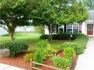 1704 Peregrine Ct, Hanahan, SC 29410