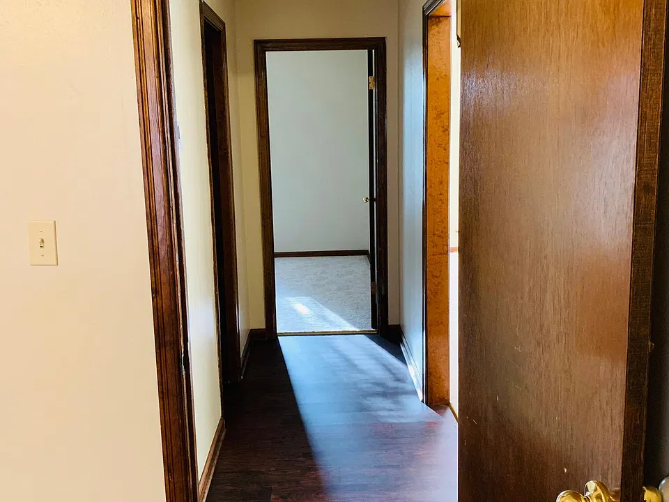 Hall to bedrooms and bathroom