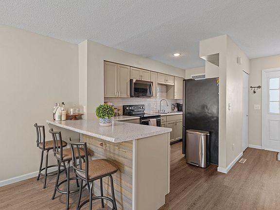 4th image of 3818 Belle Ave #0