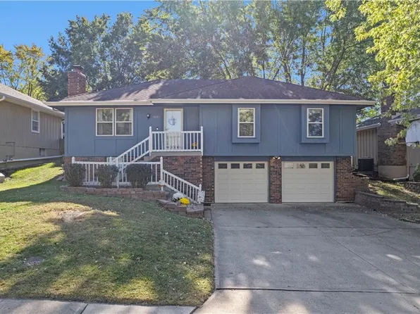 1821 SE 3rd St, Lees Summit, MO 64063