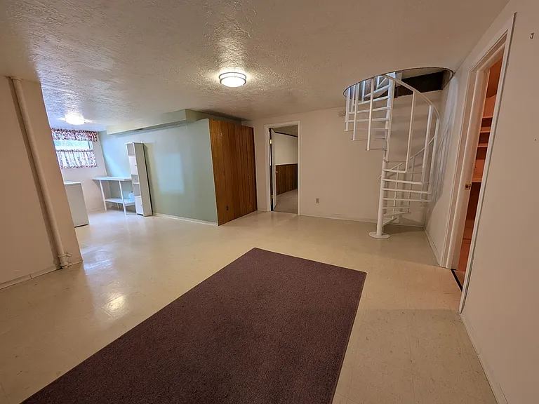 722 Bryden Ave — Photo 19