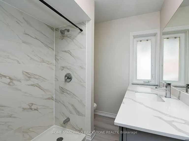 90 Centre Ave — Photo 20