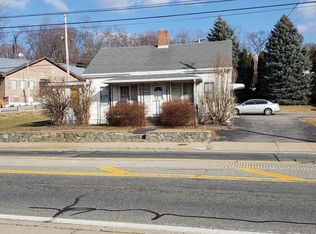 215 Mendon Rd, Cumberland, RI 02864