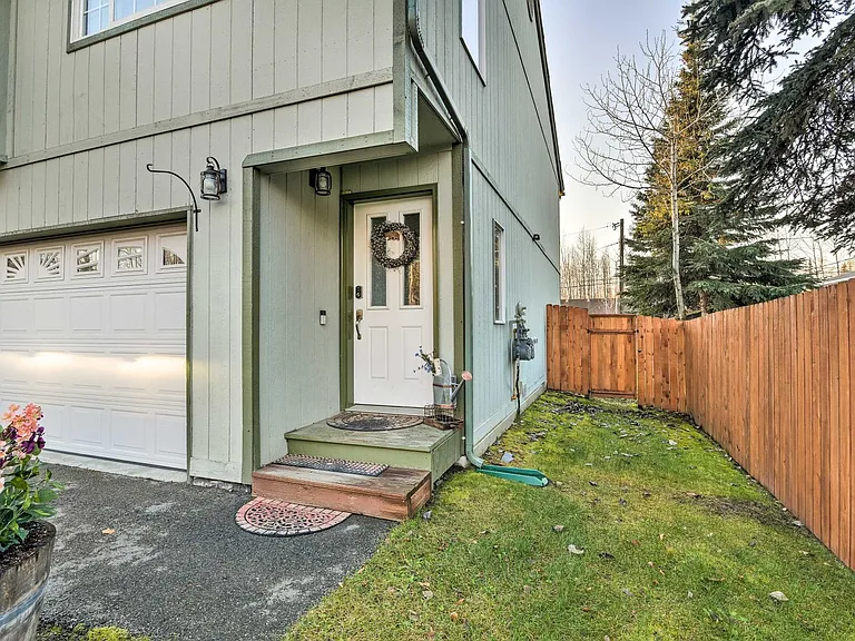 2432 Glacier St — Photo 29