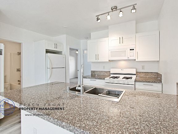 4th image of 1040 W 91st St APT 8