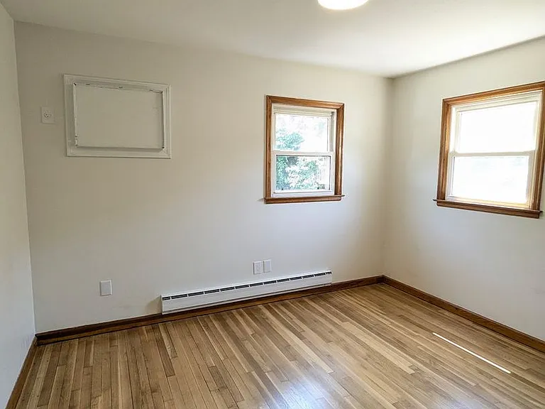 2876 E Main St — Photo 5