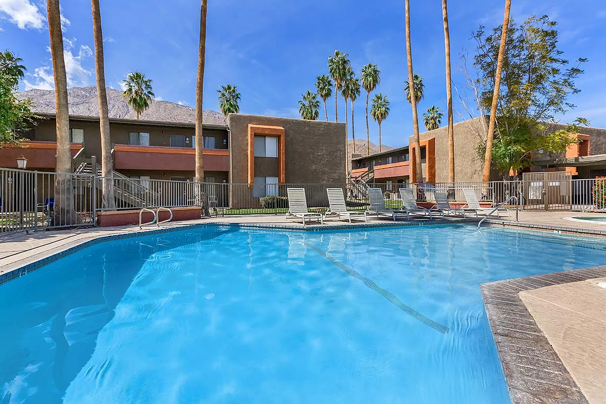 La Ventana Apartments — Photo 3