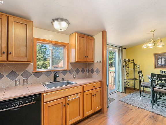 5th image of 24205 NE 187th Ct