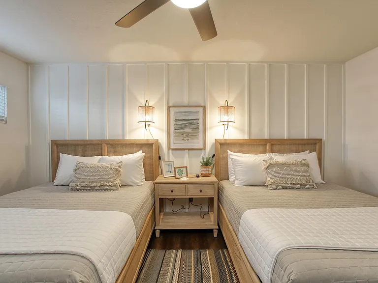 160 Paddock Ave — Photo 6