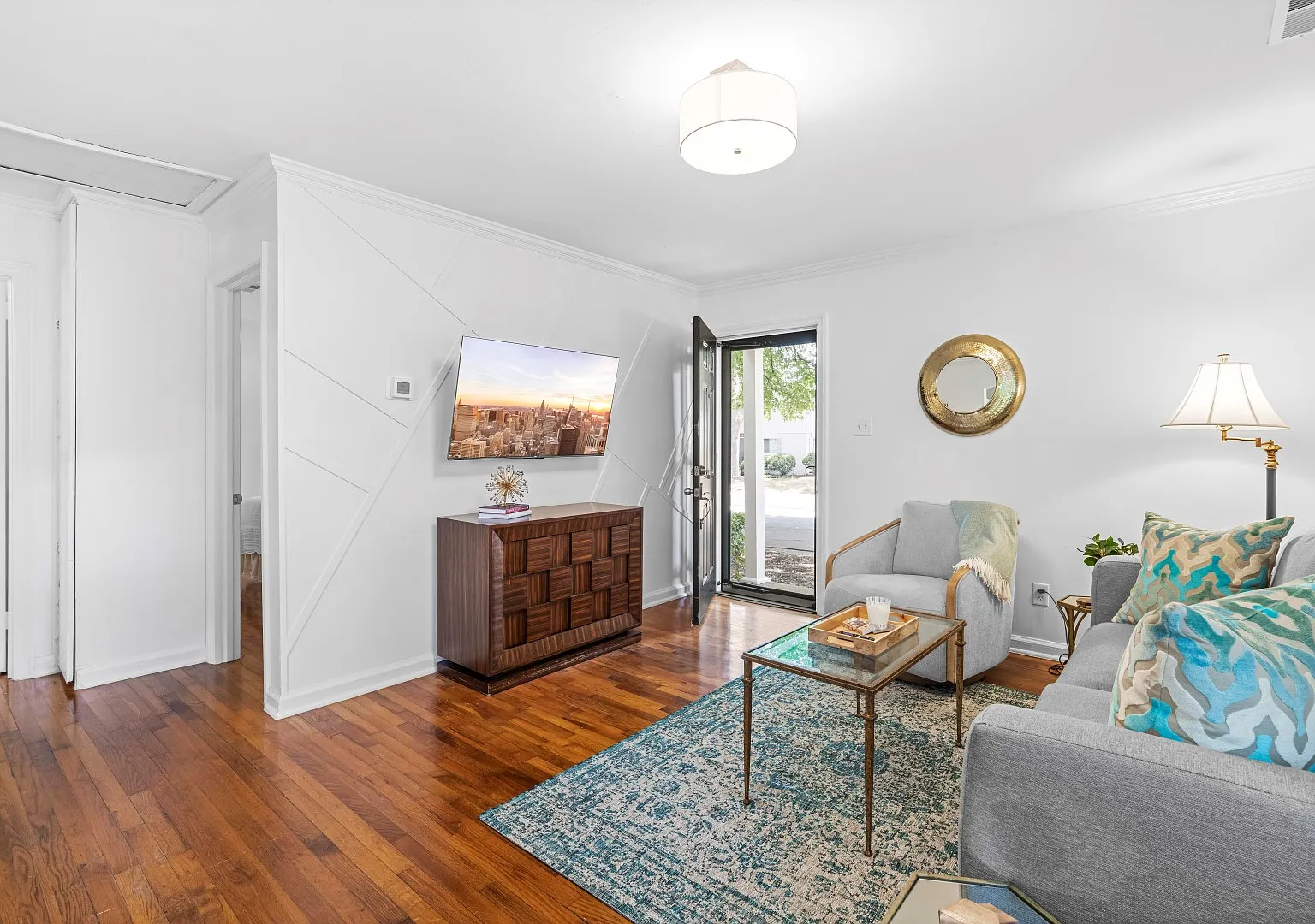 2616 McNeill St — Photo 3