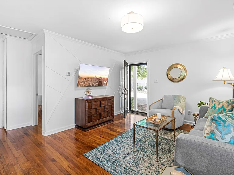 2616 McNeil St — Photo 3