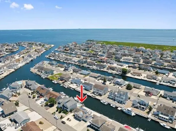 826 Forepeak Dr, Forked River, NJ 08731