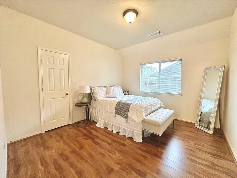 4903 Falls Cir — Photo 16