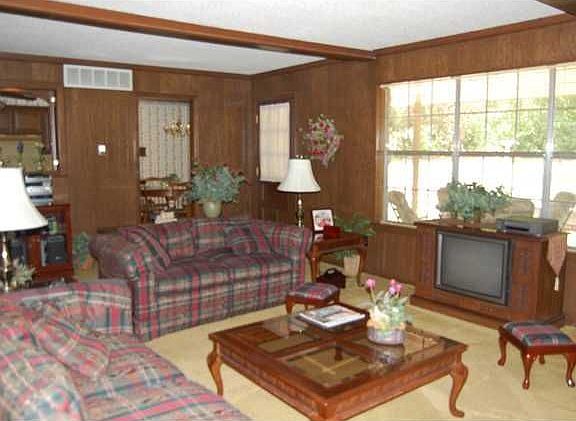 Home for Sale in Edmond, Oklahoma $189,900