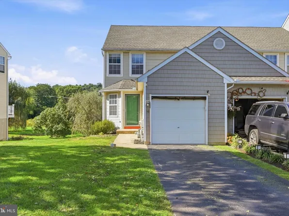 16 Marc Dr, Coatesville, PA 19320