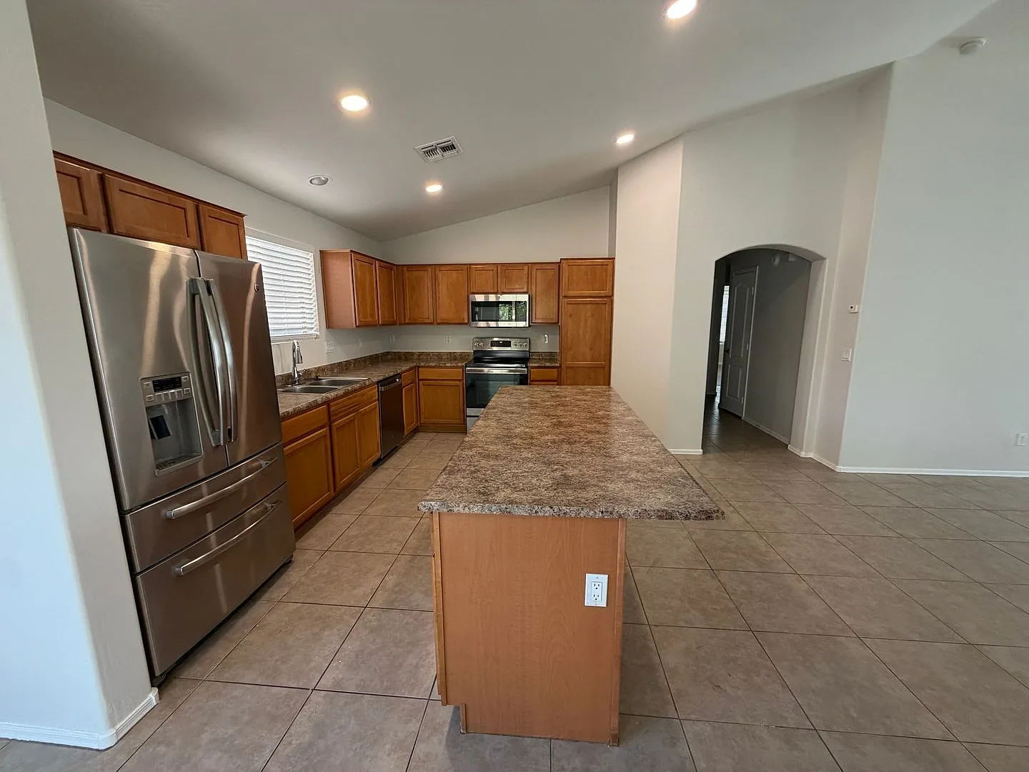 4 bed, 2.0 bath, 1615 sqft, $2,200 — Photo 4