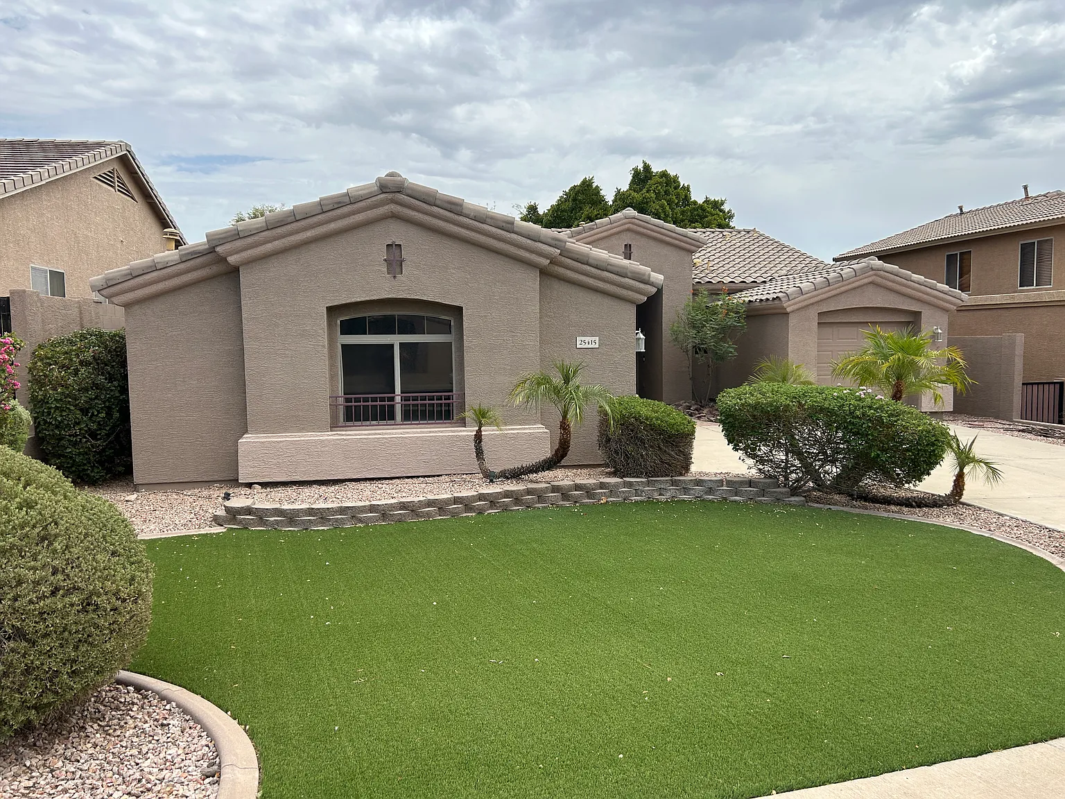 3 bed, 2.0 bath, 1951 sqft, $2,550 — Photo 2