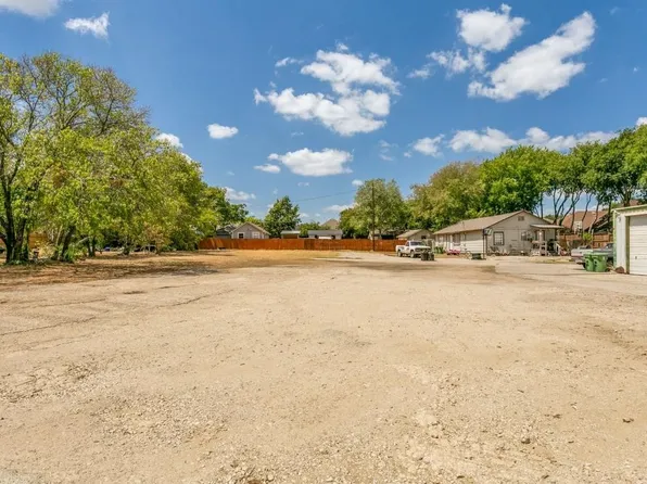 415 Jones St, Grapevine, TX 76051