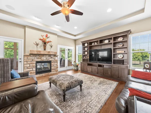 312 Larkspur Dr, Galloway, OH 43119