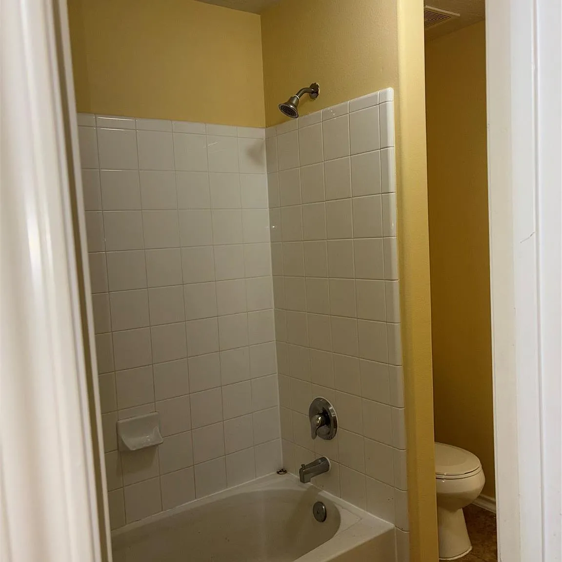 4 bed, 2.0 bath, 1897 sqft, $2,500 — Photo 3