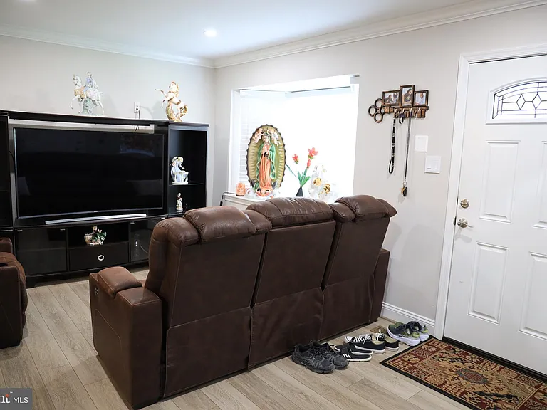 123 Cameron St — Photo 8