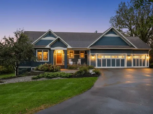 380 Cedar Ct, Hudson, WI 54016