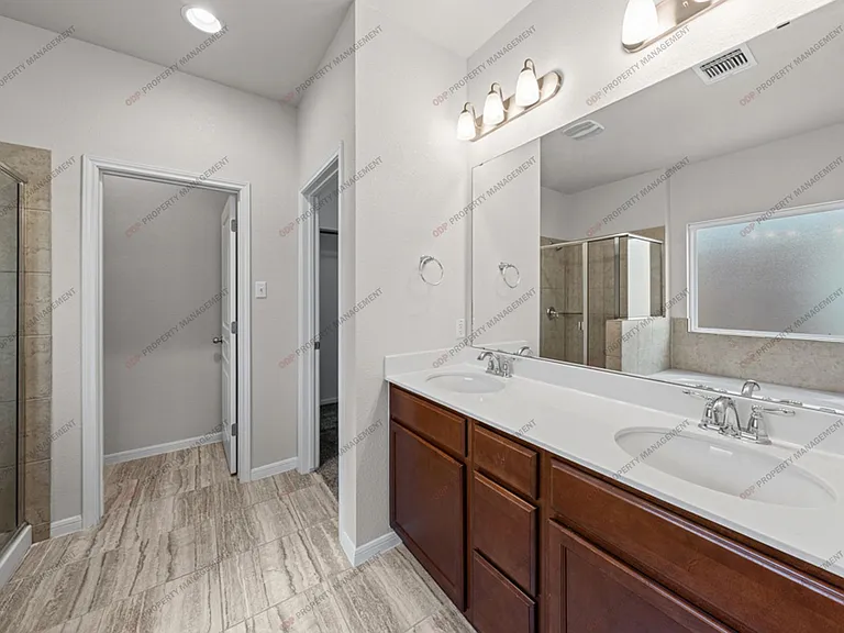 727 Cross Dr — Photo 22