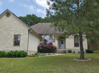 395 Mauna Loa Ln, Bastrop, TX 78602