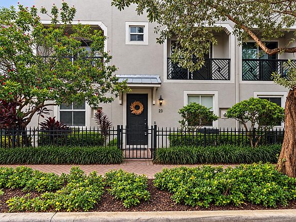 3rd image of 23 NW 4TH Avenue
